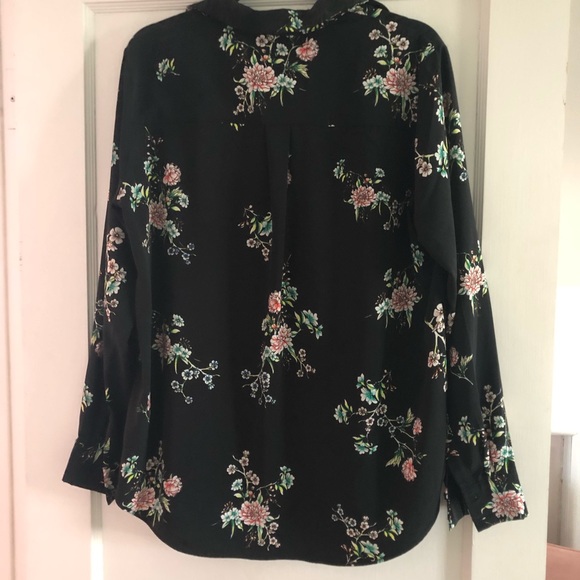 H&M floral pattern blouse, size large - Picture 5 of 7